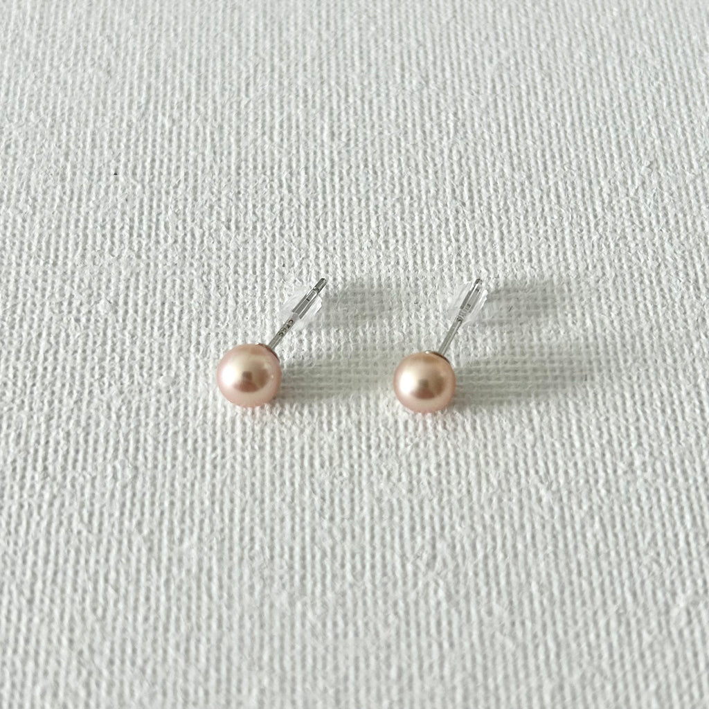Minimal Natural Pearl Stud Earrings 5–5.5mm in Sterling Silver
