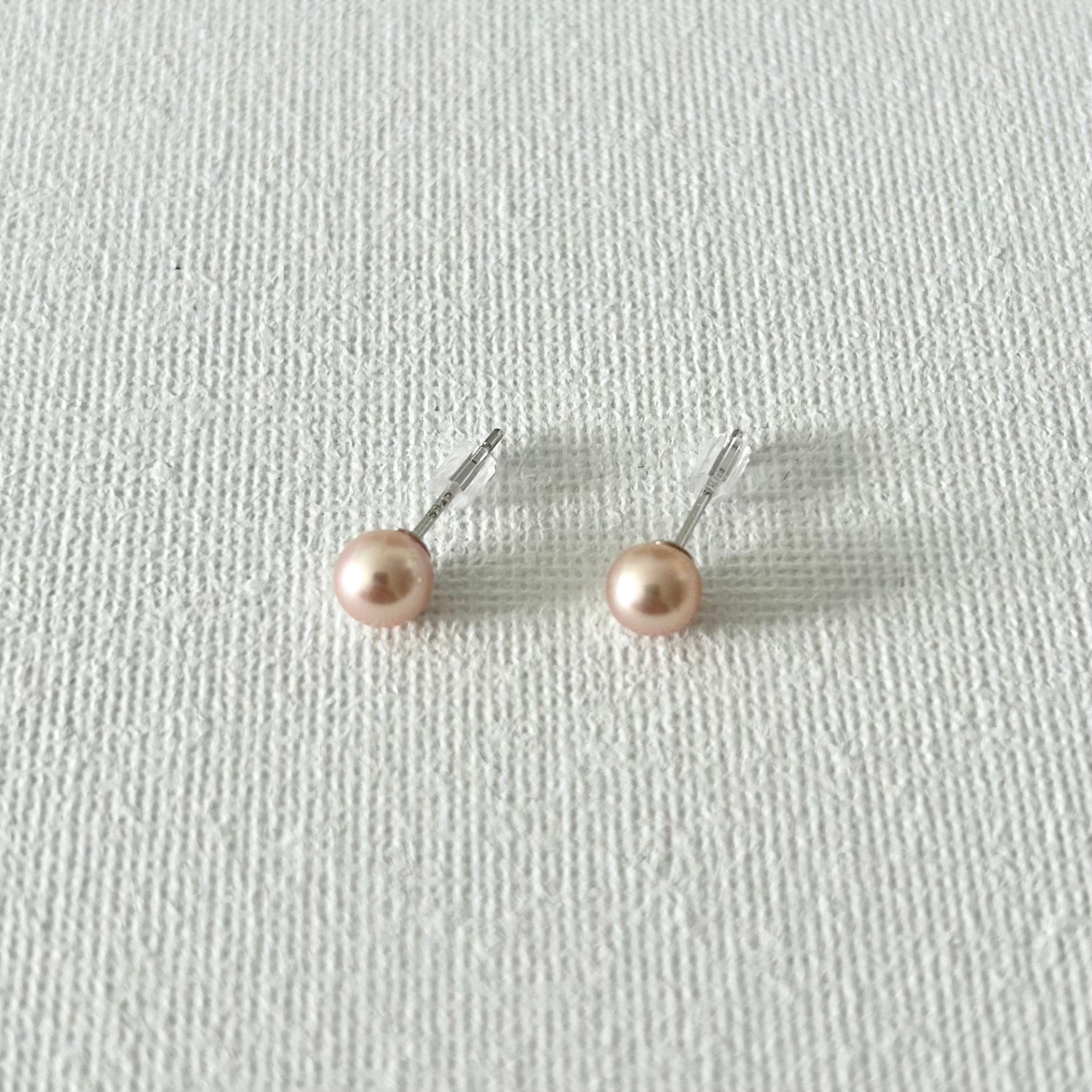 Minimal Natural Pearl Stud Earrings 5–5.5mm in Sterling Silver
