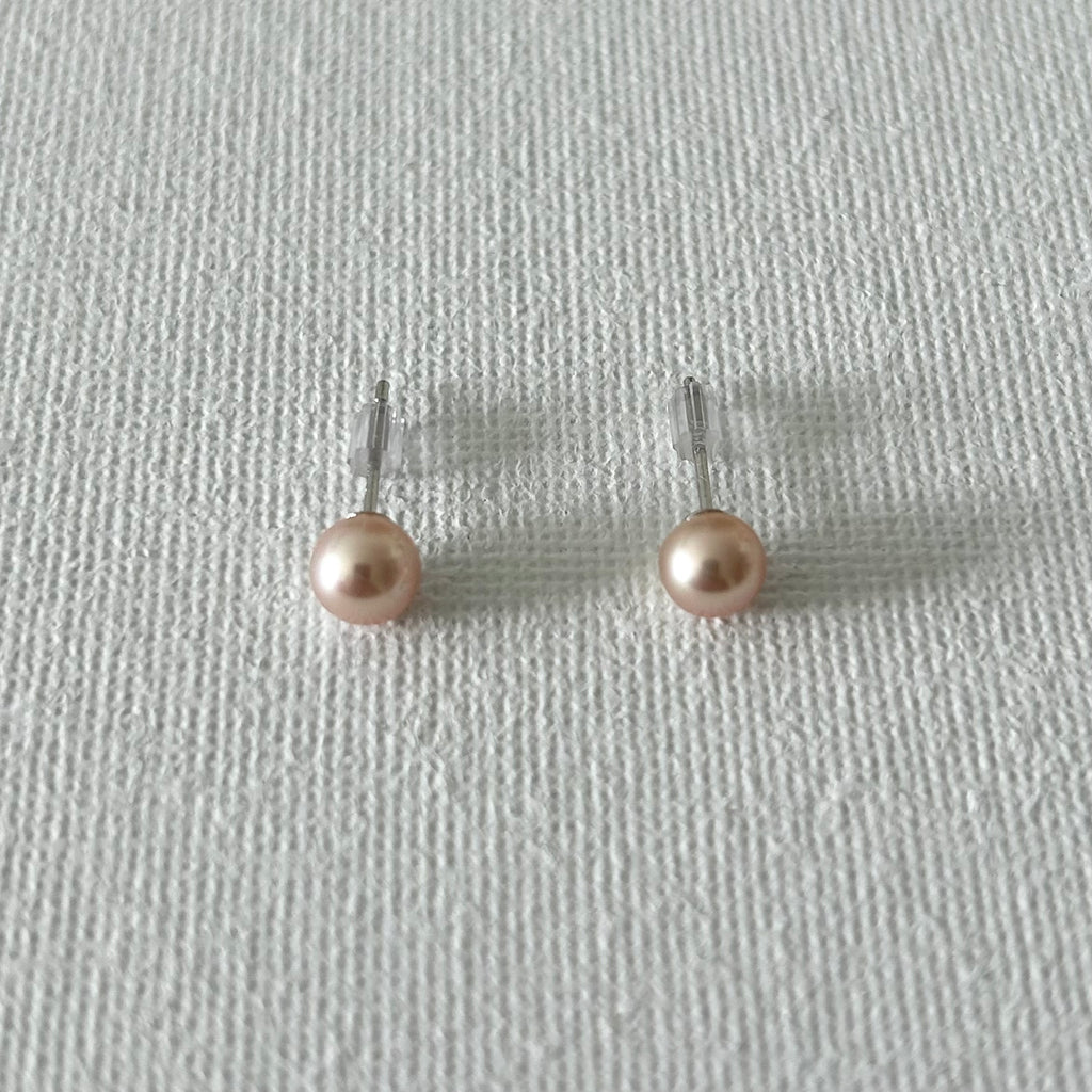 Minimal Natural Pearl Stud Earrings 5–5.5mm in Sterling Silver