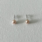 Minimal Natural Pearl Stud Earrings 5–5.5mm in Sterling Silver