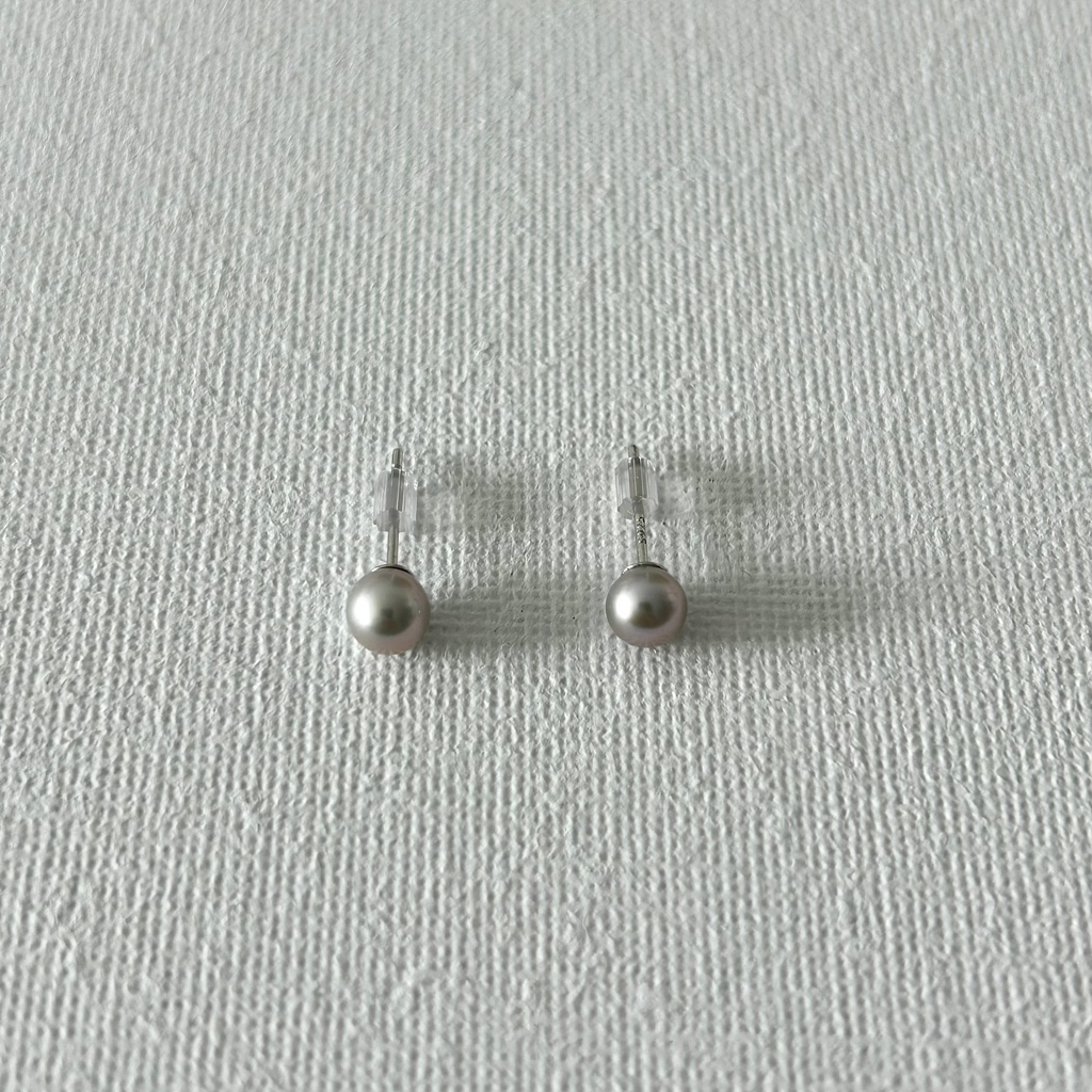 Minimal Natural Pearl Stud Earrings 5–5.5mm in Sterling Silver