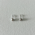 Minimal Natural Pearl Stud Earrings 5–5.5mm in Sterling Silver