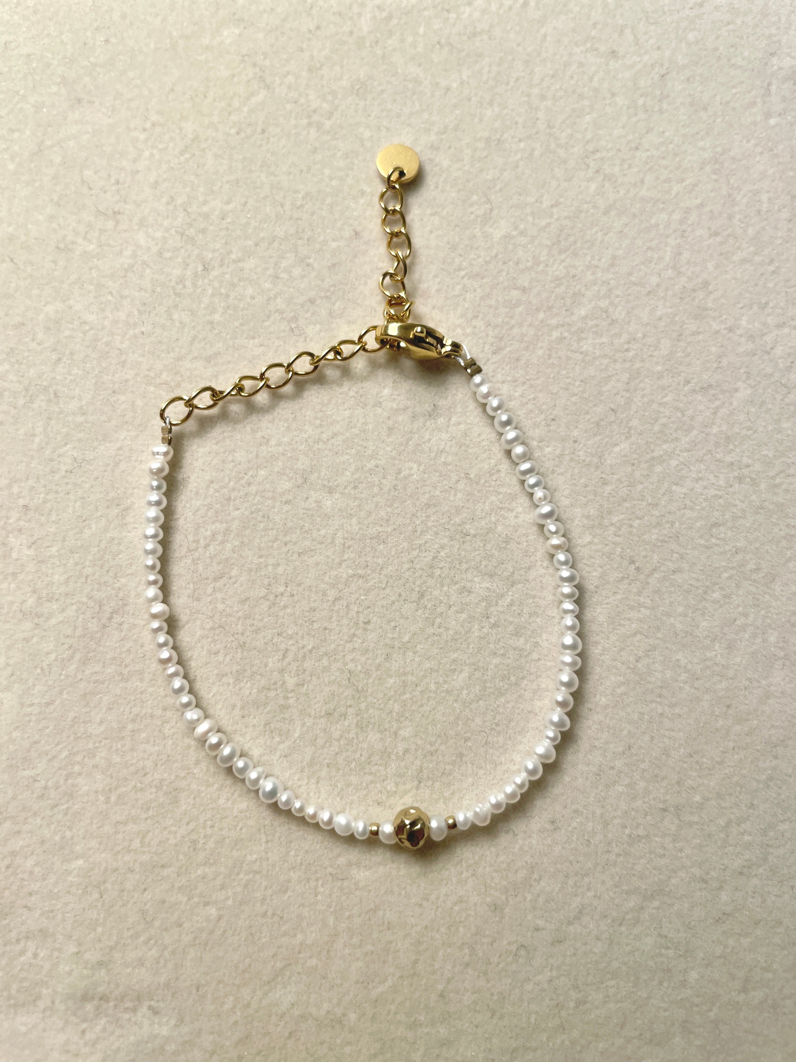 Tiny Pearl Minimal Bracelet