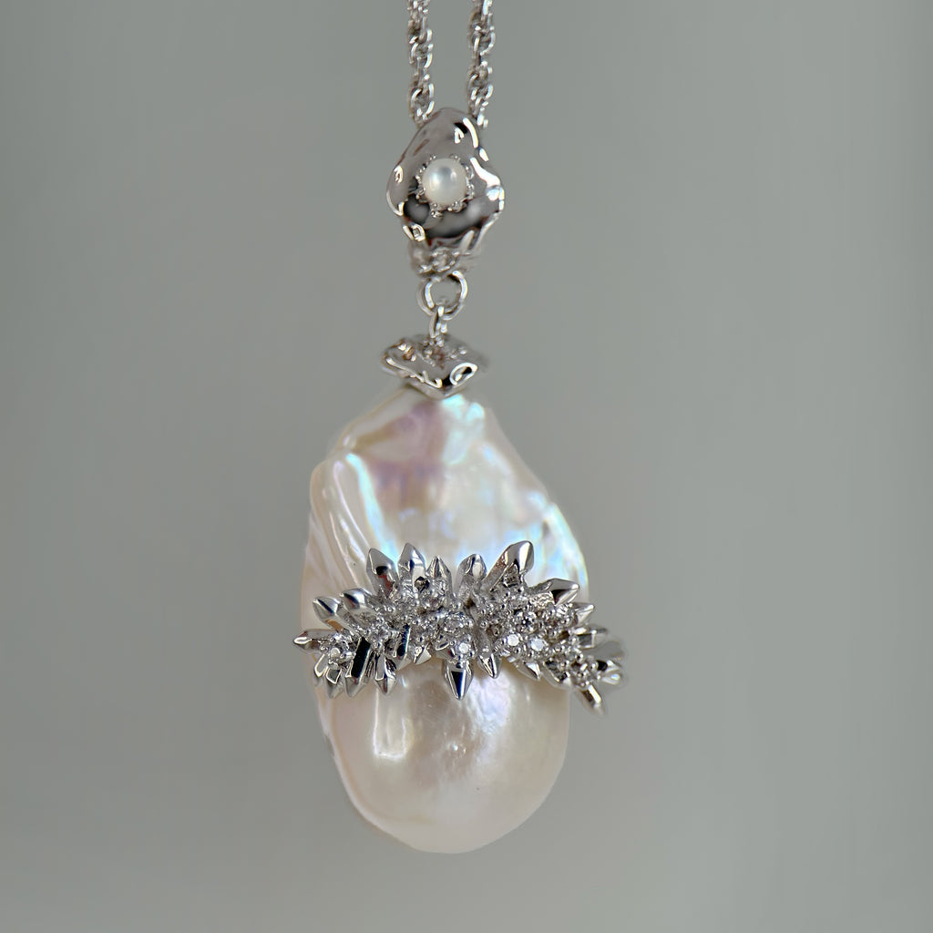 Baroque Pearl Pendant Necklace