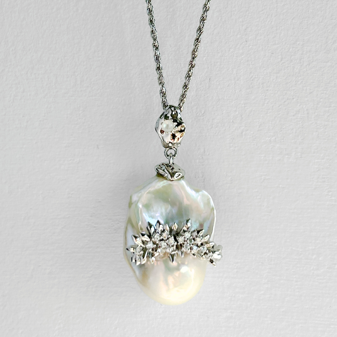 Baroque Pearl Pendant Necklace